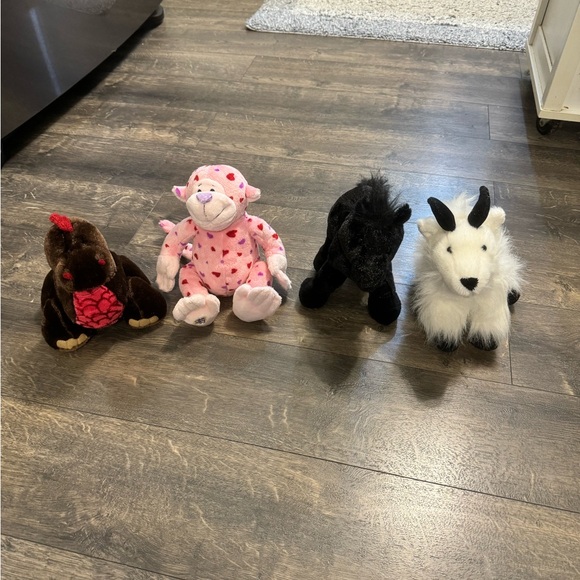 Lot of 4 Ganz Webkins Stuffed‎ Animals from 2008-2009 - Picture 1 of 13